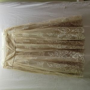 JON Mesh Overlay Skirt w/Embroidered Floral Design; Size 6